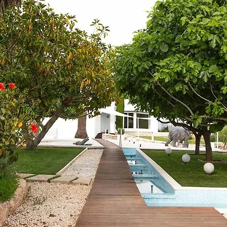 Can Flowers Villa
